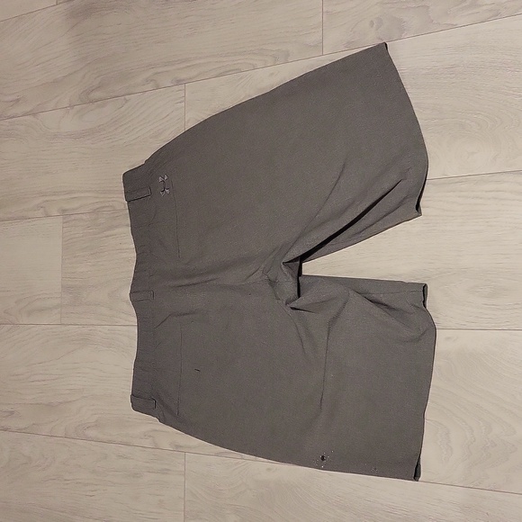 Under armor shorts size 34 - Picture 2 of 2